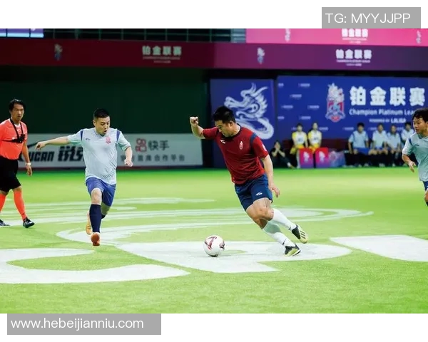 足球巨星加盟中国综艺节目引发热潮球迷期待精彩互动与文化交流